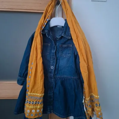 Robe en jean 2 an + écharpe assortie
